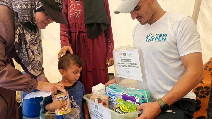 Bantuan Paket Nutrisi untuk Anak-anak Palestina Indonesia terus berkomitmen menunjukkan kepeduliannya untuk anak-anak Palestina dengan menyalurkan bantuan berupa paket nutrisi di Gaza dan Tepi Barat Palestina.