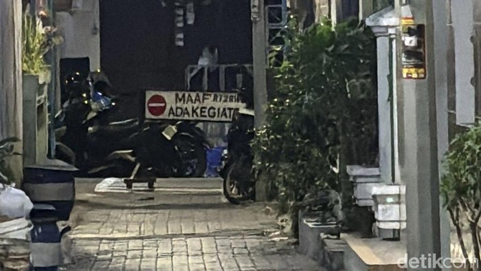 barikan di surabaya jelang hut ri