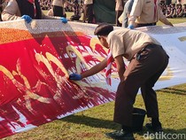 Sambut HUT ke-79 RI, Pelajar Kulon Progo Bikin Batik Merah Putih 17 Meter