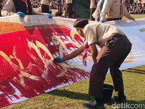Sambut HUT ke-79 RI, Pelajar Kulon Progo Bikin Batik Merah Putih 17 Meter
