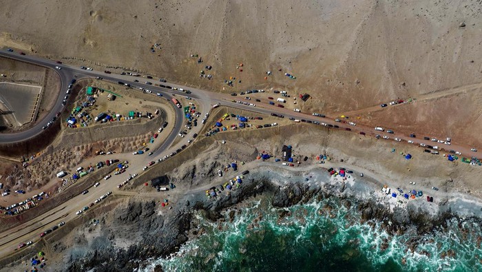 Workers from BHP's Escondida copper mine, camp close to 'Coloso' port owned by the copper company, strike in Antofagasta, Chile August 15, 2024. REUTERS/Cristian Rudolffi