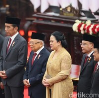 Aksen motif kawung ikut menghiasi kain pada bagian pinggir. Motif Kawung, kata Didiet, merupakan simbol kemurnian, kebaikan dan persatuan. (Foto: Agung Pambudhy/detikcom)