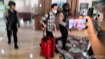 KPK Geledah Kantor Biro Kesra Jatim
