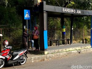 Halte Bandung dengan Segala Kerusakannya