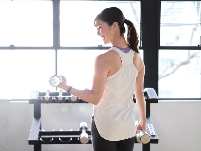 Ilustrasi angkat beban atau sleeper build