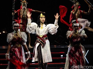 9 Ide Kostum Pahlawan Perempuan, dari Nuansa Tempo Dulu hingga Sentuhan Modern