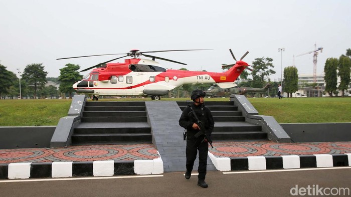 Sidang Tahunan MPR dan Sidang Bersama DPR-DPD RI 2024 digelar hari ini. Sejumlah kendaraan taktis (rantis) dan helikopter kepresidenan siaga di Gedung DPR.