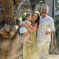 Julie dan pembalap David Tjiptobiantoro diketahui menikah pada tahun 2021. Dari pernikahan tersebut keduanya telah dikaruniai seorang putri yang lahir pada tahun 2023. Foto: Instagram/@julstelle