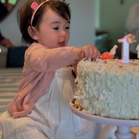 Penampilan Brielle pun langsung banjir pujian netizen. Tak hanya imut, Brielle juga tampak memiliki paras cantik blasteran yang didapat dari kedua orangtuanya. Foto: Instagram/@julstelle