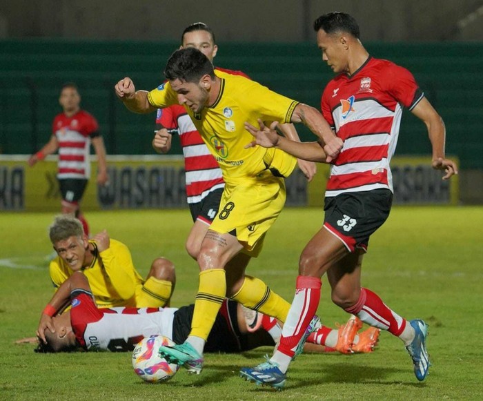 Madura United vs Barito Putra