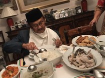 B.J. Habibie Akui Seleranya Unik, Doyan Makanan Asin dan Pahit