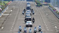 Begini potret rombongan Presiden Jokowi saat tiba di Gedung MPR/DPR, Jumat (16/8/2024).  