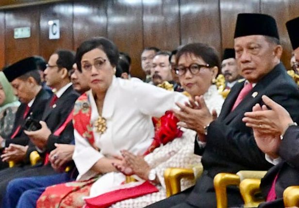 Menteri Keuangan Sri Mulyani dan Menteri Luar Negeri Retno Marsudi di Sidang MPR 2024.