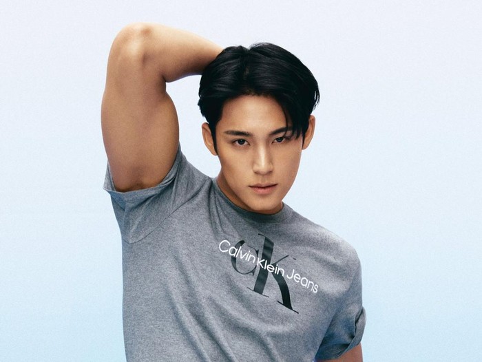 Mingyu SEVENTEEN tampil dalam campaign Calvin Klein