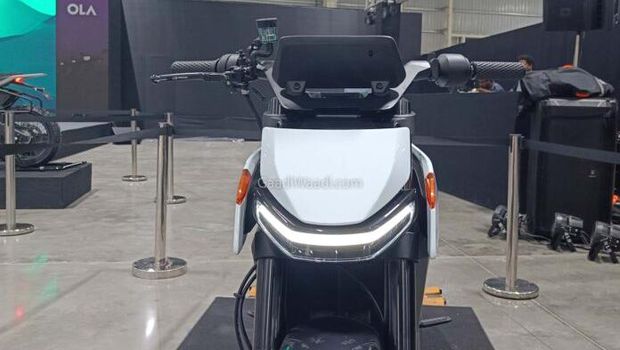 Motor listrik Ora Roadster.