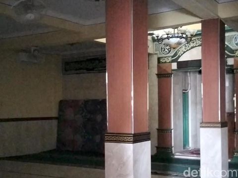 Penampakan dalam Masjid At-Taubah.