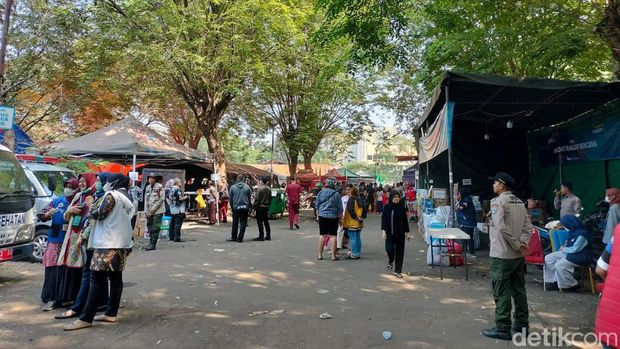 Penampakan posko pengungsian di Pasar Raya, Manggarai.