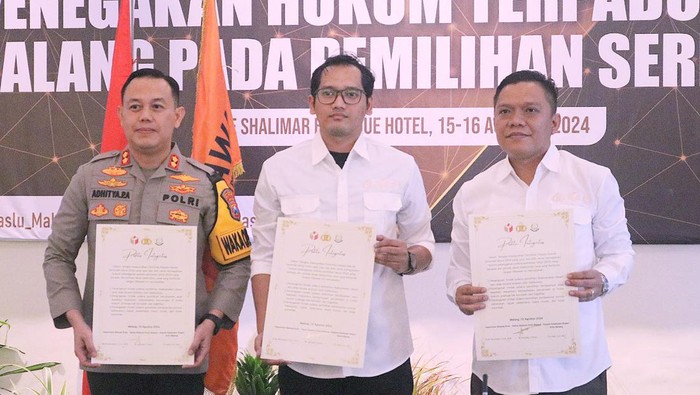 Penandatangan pakta intergritas antara Polresta Malang Kota bersama Bawaslu