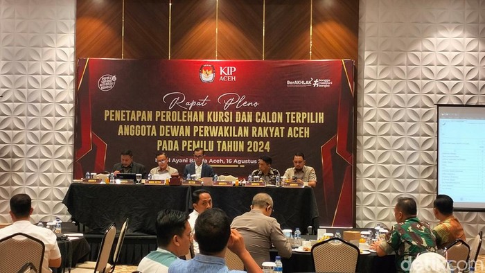 Penetapan perolehan kursi dan calon terpilih anggota DPR Aceh. (Agus Setyadi/detikSumut)