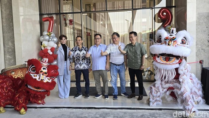 Peresmian kantor marketing baru Apartemen Trans Icon Surabaya.
