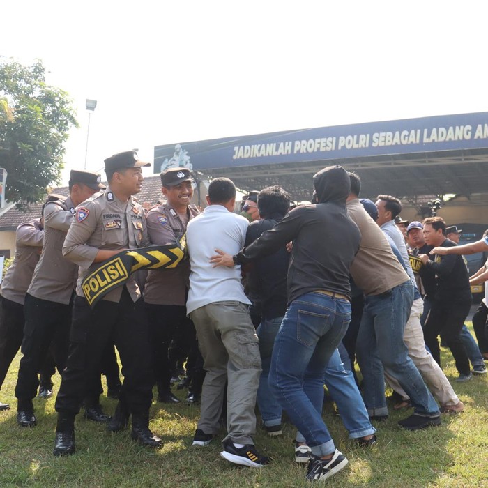 Polisi Gelar Simulasi Pengamanan Pilwali Mojokerto