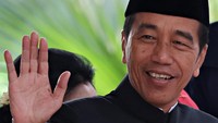 Presiden Joko Widodo tiba untuk menghadiri Sidang Tahunan MPR, Sidang Bersama DPR dan DPD tahun 2024 di kompleks Parlemen, Senayan, Jakarta, Jumat (16/8/2024). REUTERS/Ajeng Dinar Ulfiana