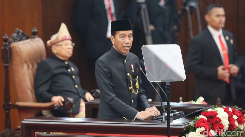 Presiden Jokowi menghadiri Sidang Tahunan MPR RI dan Sidang Bersama DPR RI-DPD RI dan Sidang Paripurna DPD RI di kompleks parlemen, Jakarta, Jumat (16/8/2024).