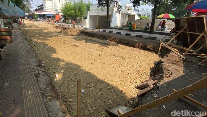 Proses Perbaikan Jalan di Kawasan Alun-alun Cimahi Jadi Jalan Braga