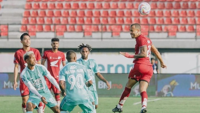 PSM Makassar menang 2-1 atas PSBS Biak dalam laga pekan kedua Liga 1 2024/2025.