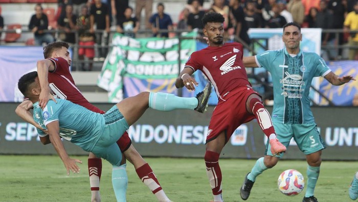 PSM Makassar menang 2-1 atas PSBS Biak dalam laga pekan kedua Liga 1 2024/2025.