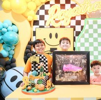 Melansir situs resmi Liverpool Store, hadiah dari Raffi dan Nagita itu harganya juga tak main-main. Sepasang sepatu kado untuk Rafathar itu dibanderol dengan harga 475 Pound Sterling atau sekitar Rp 10 juta. Foto: Instagram/@raffinagita1717