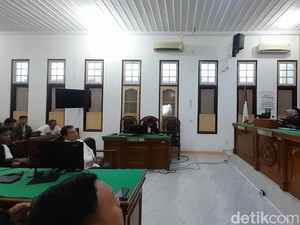Kadinkes Sumut Alwi Divonis 10 Tahun Kasus Korupsi APD COVID-19