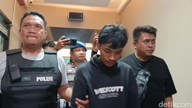 Tampang pelaku penikaman Feni, wanita yang ditemukan di semak-semak di Garut.