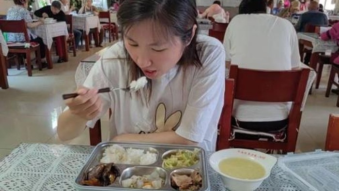 Yang, wanita yang tinggal di panti jompo