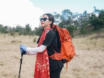 Foto: Yura Yunita Mendaki Gunung Prau, Netizen Dibuat Iri