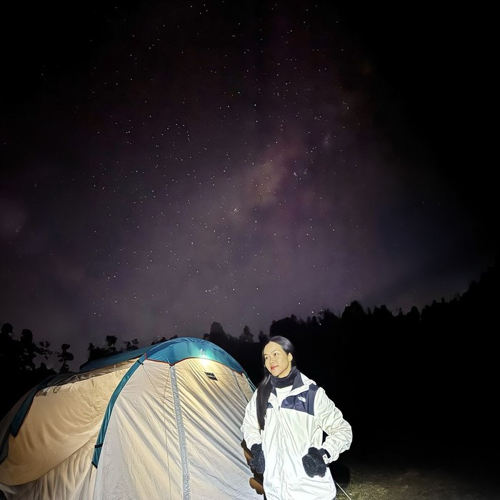Yura Yunita di Gunung Prau