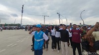 Warga sekitar IKN pun antusias mengikuti upacara HUT ke-79 RI yang digelar perdana di IKN. Foto: Retno Ayuningrum/detikcom