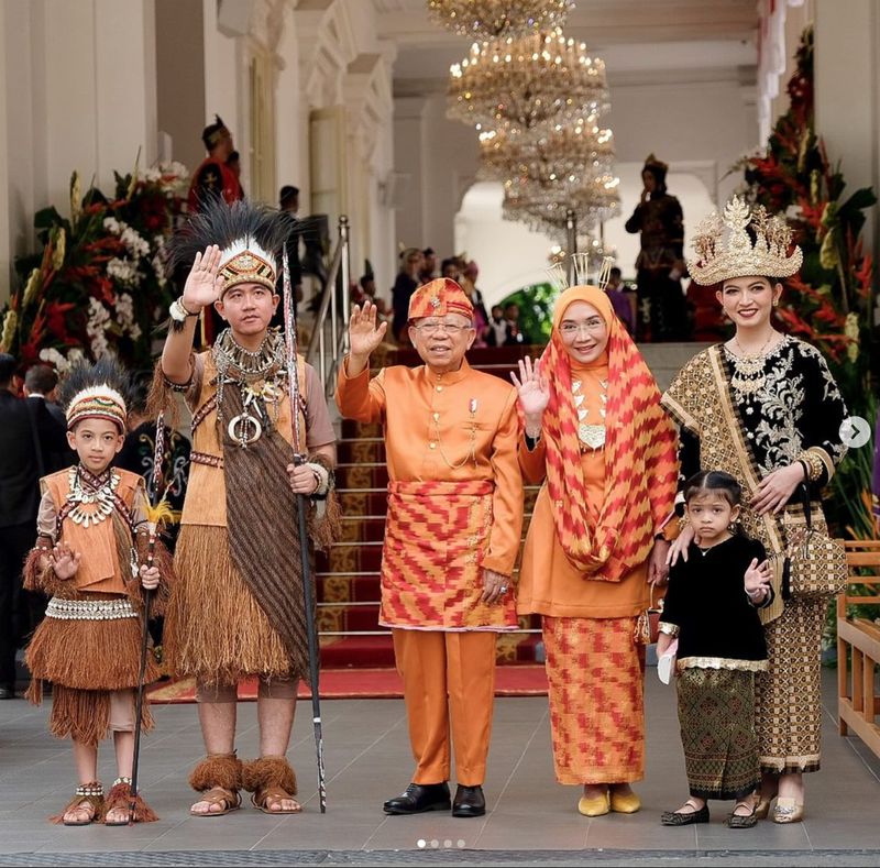 Beda Gaya Selvi dan Gibran Saat Upacara HUT ke-79 RI di Istana Merdeka