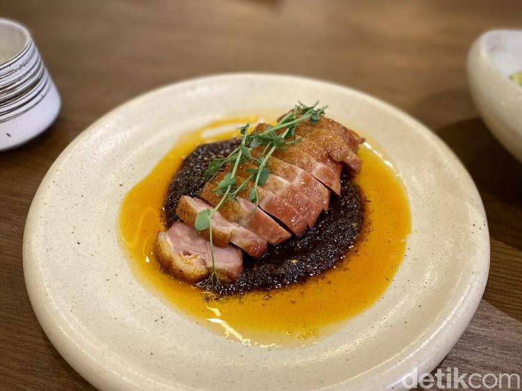Buka di Jakarta, Restoran Nusantara Ini Punya Bebek Madura Lezat