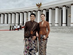 7 Gaya Artis Hadiri Upacara HUT RI di Istana Negara, Thariq - Vidi Aldiano