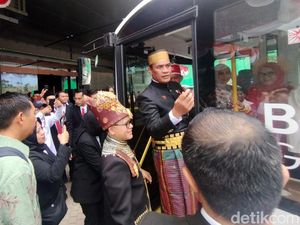 Gempita HUT RI di IKN, Mentan Jadi Kernet hingga Serbuan Warlok