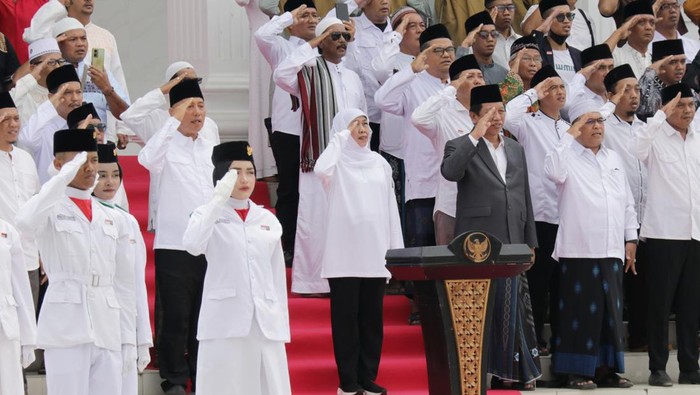 Gubernur Jawa Timur periode 2019-2024 Khofifah Indar Parawansa menjadi inspektur upacara HUT RI ke-79 di Jember.