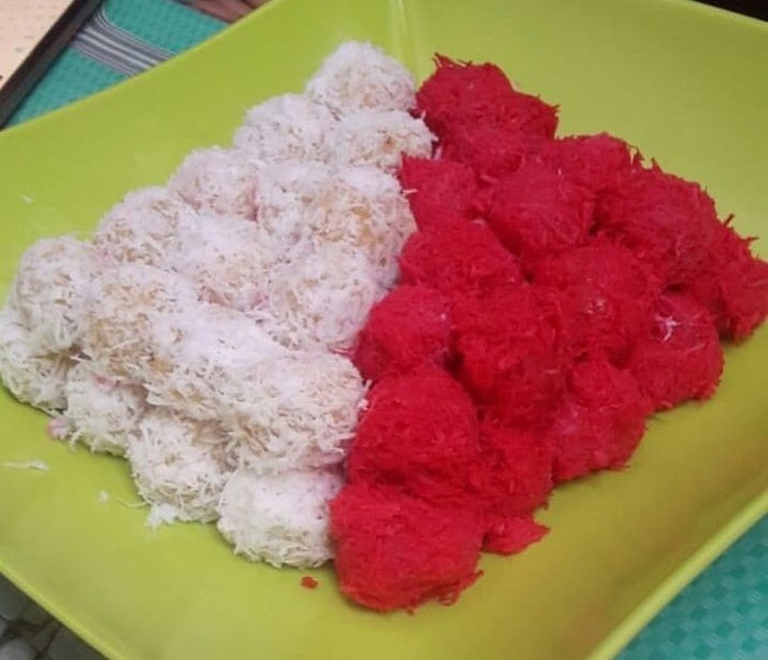 Jajanan pasar merah putih Jajanan pasar merah putih