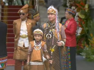 Gibran Pakai Baju Adat Papua Hadiri Upacara HUT ke-79 RI di Istana Merdeka