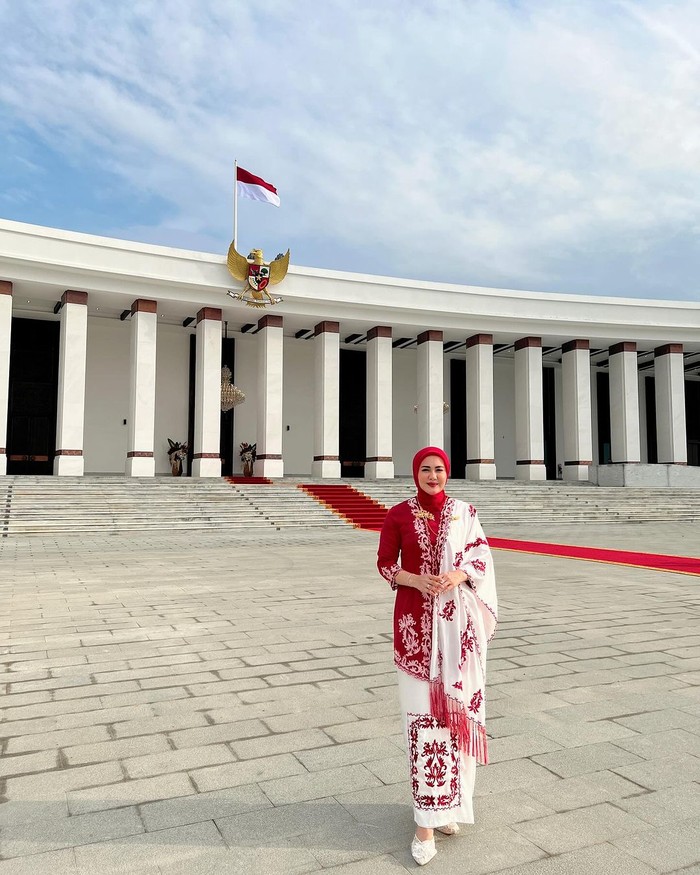 Juliana Moechtar Suami Juliana Moechtar jadi Komandan Upacara HUT ke-79 RI di IKN.