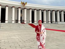 Penampilan Juliana Moechtar Dampingi Suami Jadi Komandan Upacara HUT RI di IKN