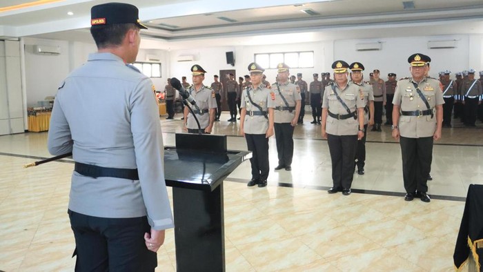 Kapolres Bogor Gelar Serah Terima Jabatan Kapolsek, Apresiasi Dedikasi Personel