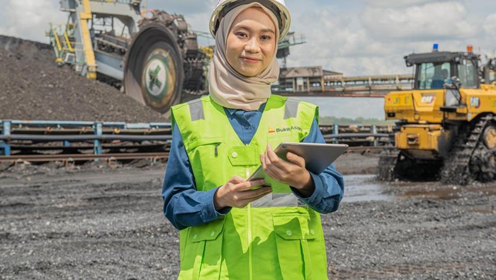 Karyawan PTBA atau PT Bukit Asam