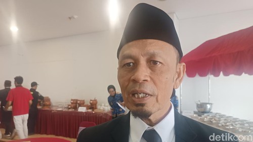 Ketua DPRD Lombok Tengah M Tauhid saat diwawancarai, Sabtu (17/8/2024).