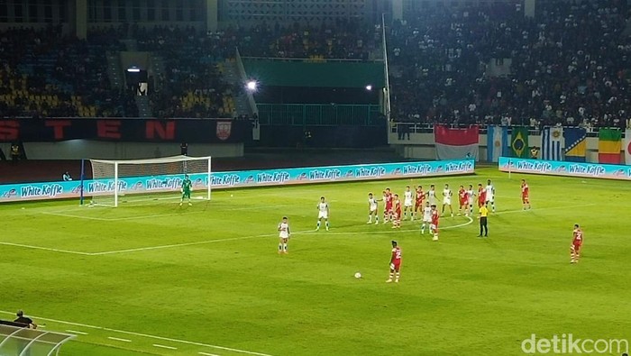 Laga Persis Solo melawan PSIS Semarang pada pekan kedua Liga 1 2024/2025, di Stadion Manahan Solo, Sabtu (17/8/2024).